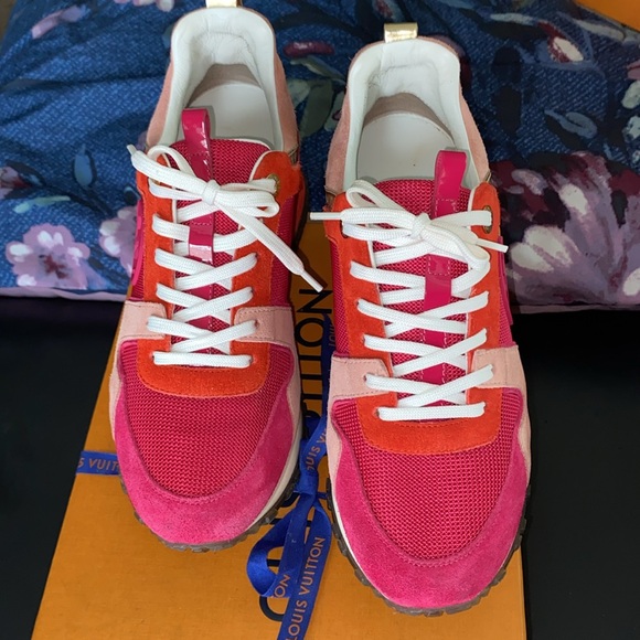 Beautiful Multi-Color Women’s Louis Vuitton Logo Sneakers - Picture 3 of 6